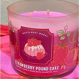 Strawberry Poundcake 3-Wick Candle Bath and Body Works NWT